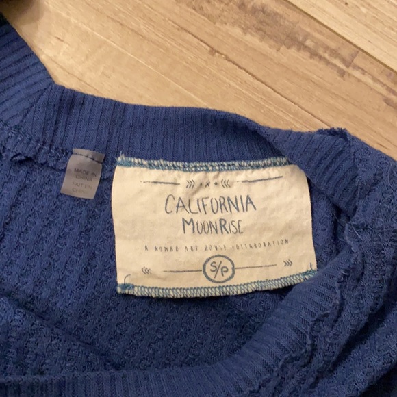 V Neck bell sleeve jersey top - Picture 3 of 3